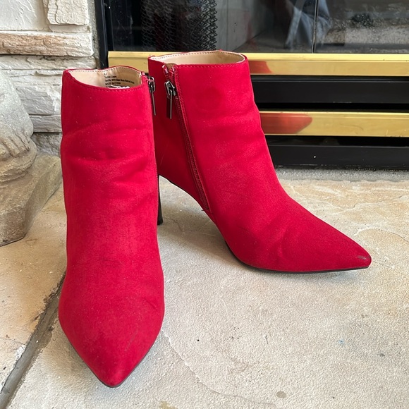 a new day Shoes - Like new red ankle booties faux suede sz 8.5